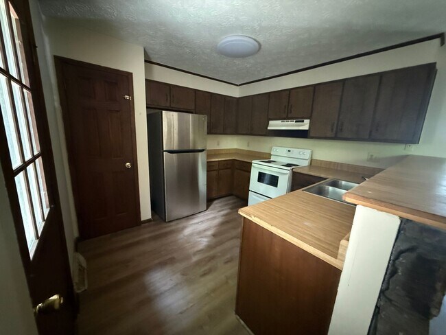 Foto del edificio - 686/688 Old Summerville Rd