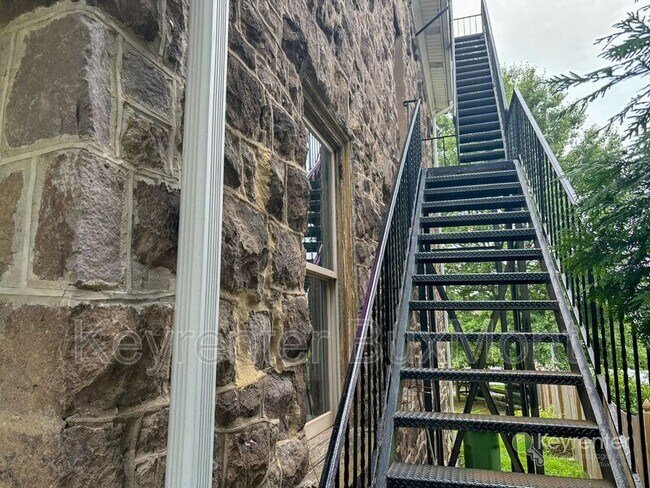 Foto del edificio - 416 Highland Ave