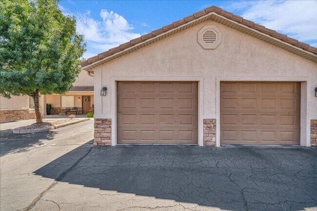 Foto del edificio - Great location 3 bed, 2.5 bath, 1 car gara...