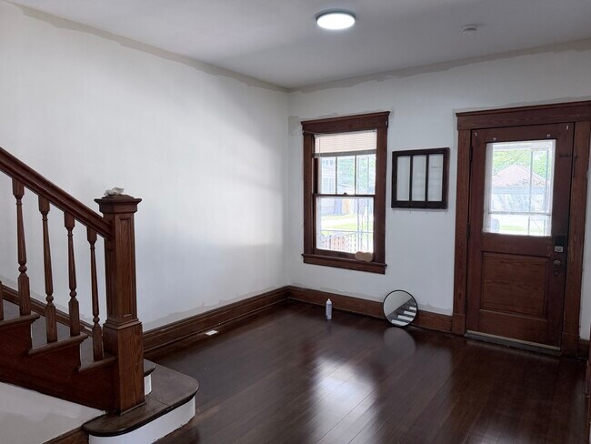 Foto del edificio - 115 W Reynolds St
