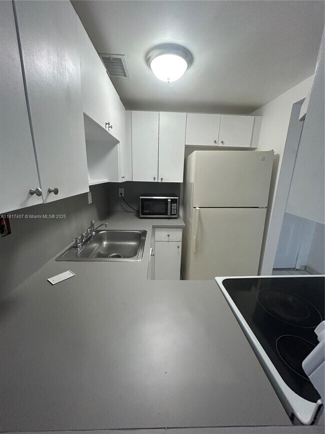 Foto del edificio - 1351 SW 4th St