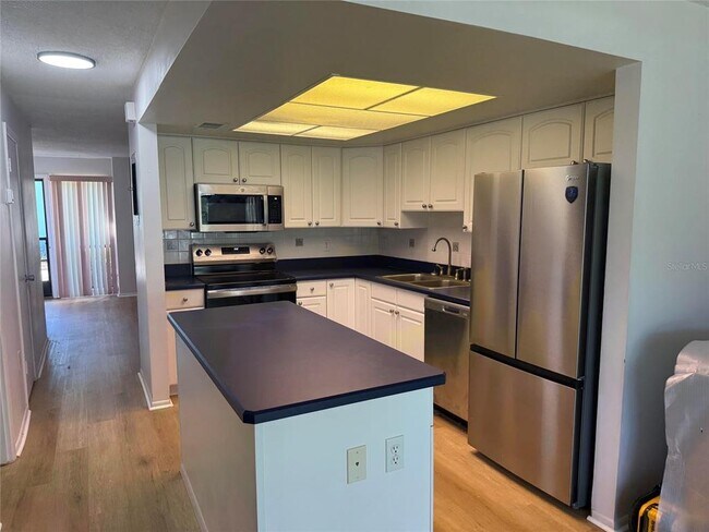 Foto del edificio - 5500 Ocean Shore Blvd