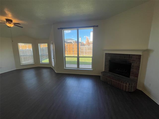 Foto del edificio - 4528 Wheatland Dr