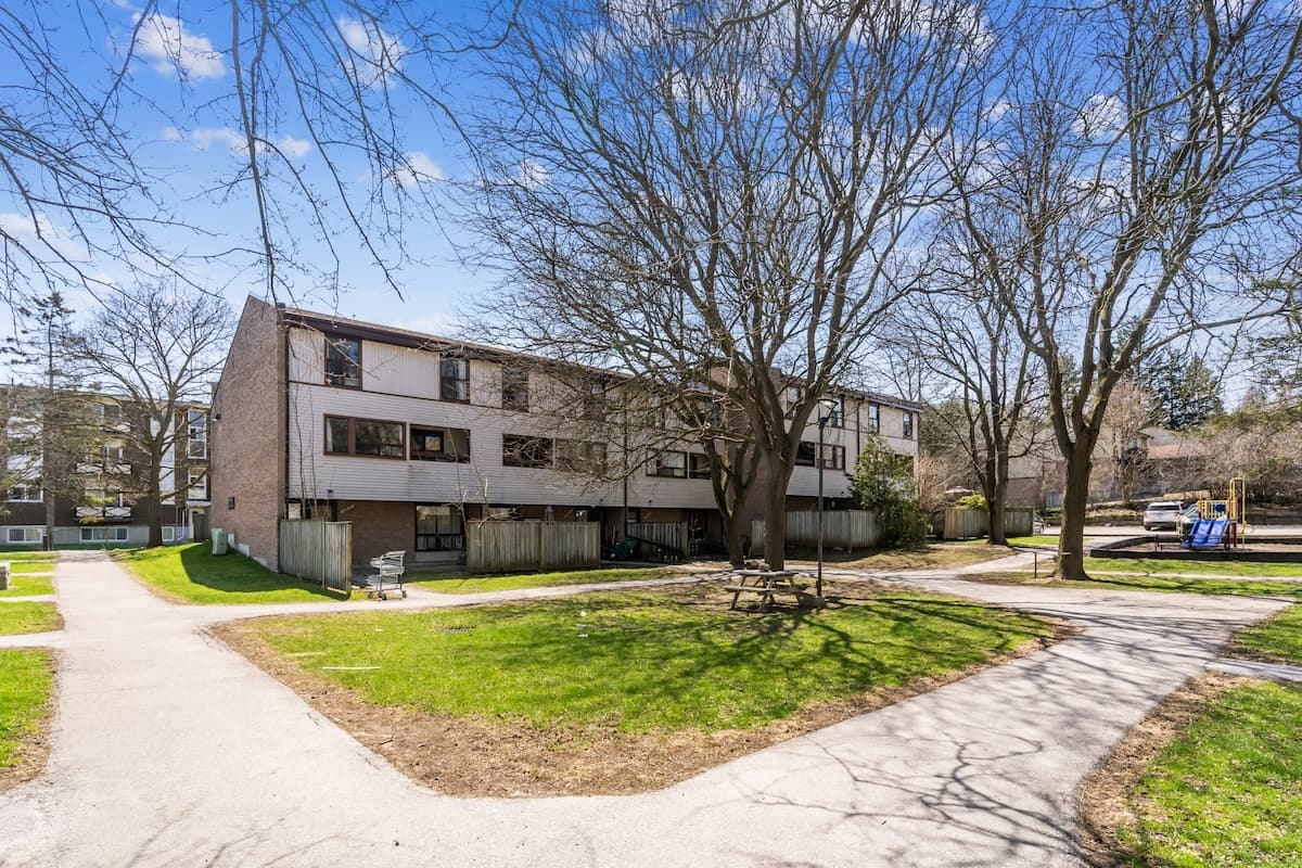 Primary Photo - Churchill Townhomes