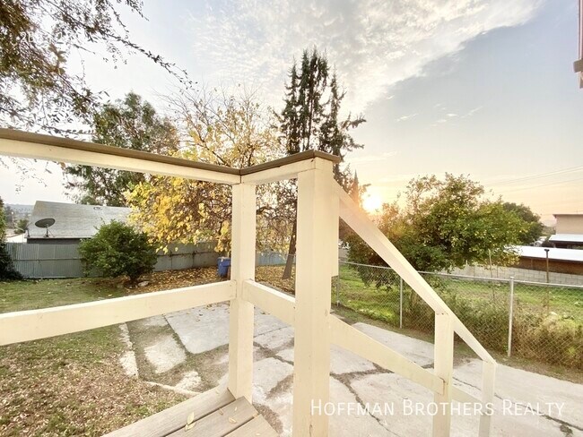 Building Photo - 5620 Range View Ave Los Angeles, CA 90042