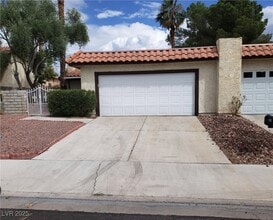 Building Photo - 2524 Sidonia Ave