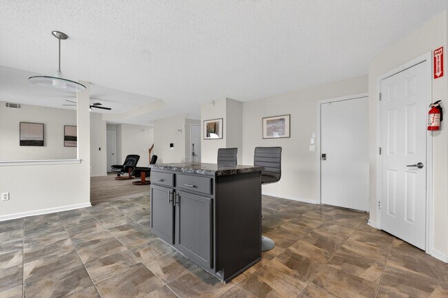 Foto del edificio - 5040 Estonian Dr