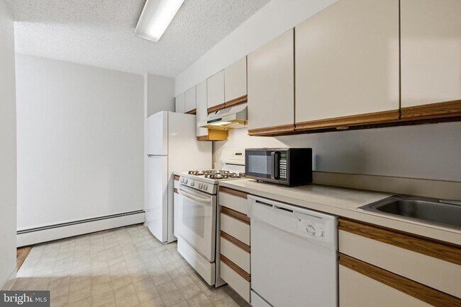 Foto del edificio - 1030 E Lancaster Ave