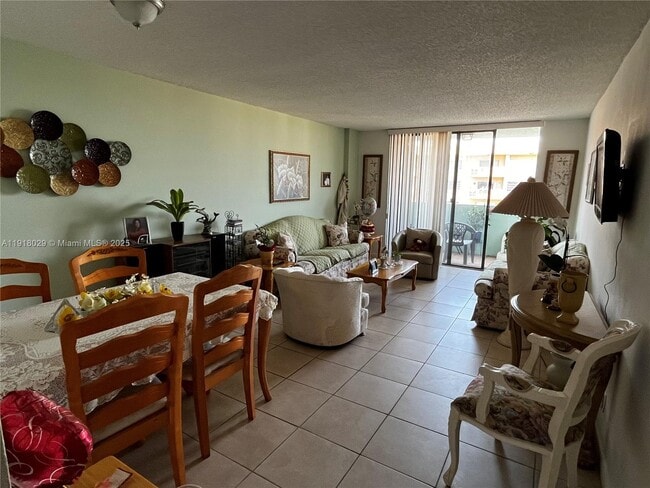 Foto del edificio - 1825 W 44th Pl