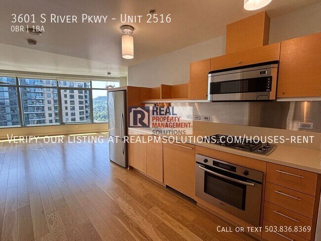 Building Photo - 3601 S River Pkwy