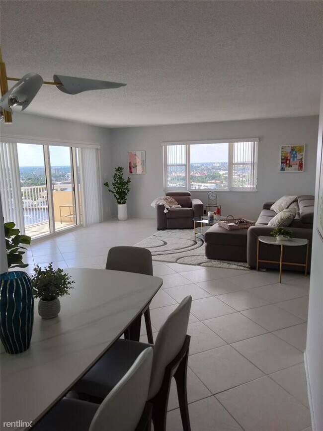 Foto del edificio - 2 br, 2 bath Condo - 1200 Hibiscus Ave # PH8