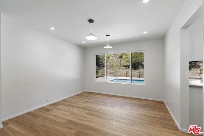 Foto del edificio - 3062 Arrowhead Dr