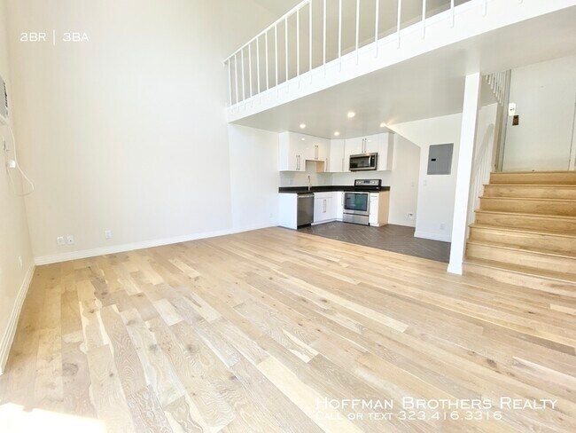 Building Photo - 430 S St Andrews Pl Los Angeles CA 90020