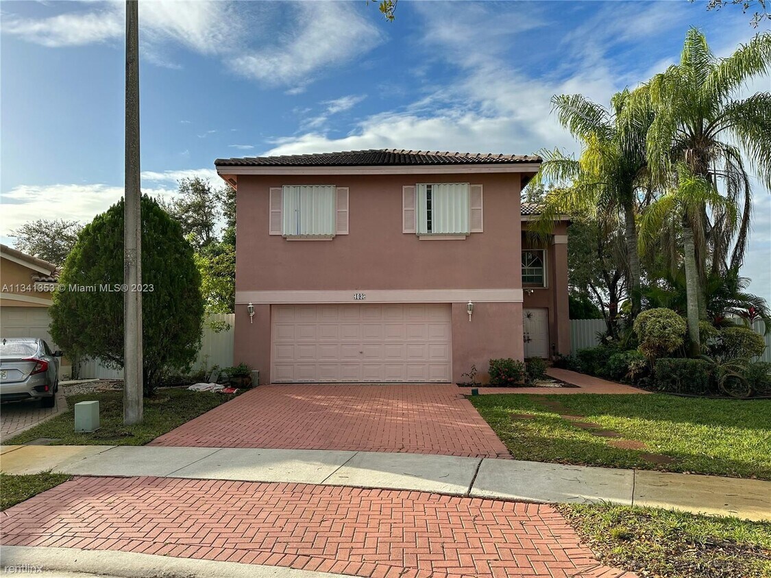 Primary Photo - 3 br, 2.5 bath House - 192 SW 204th Ave