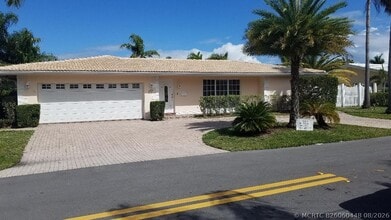 Building Photo - 2801 NE 59th Ct