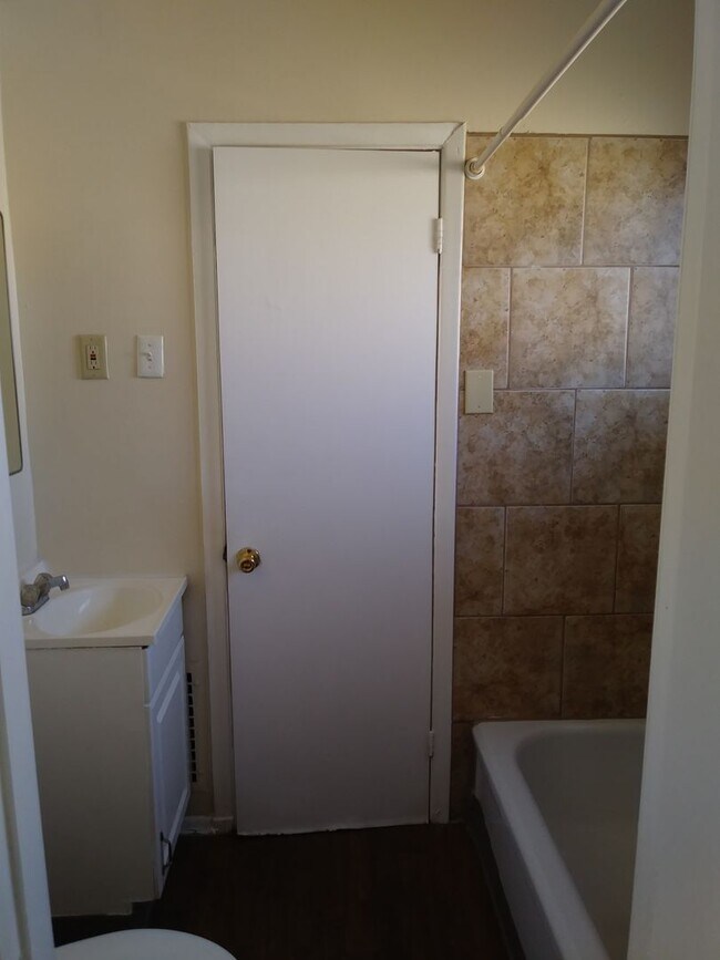 Building Photo - Two and three bedroom units with Washer ho...