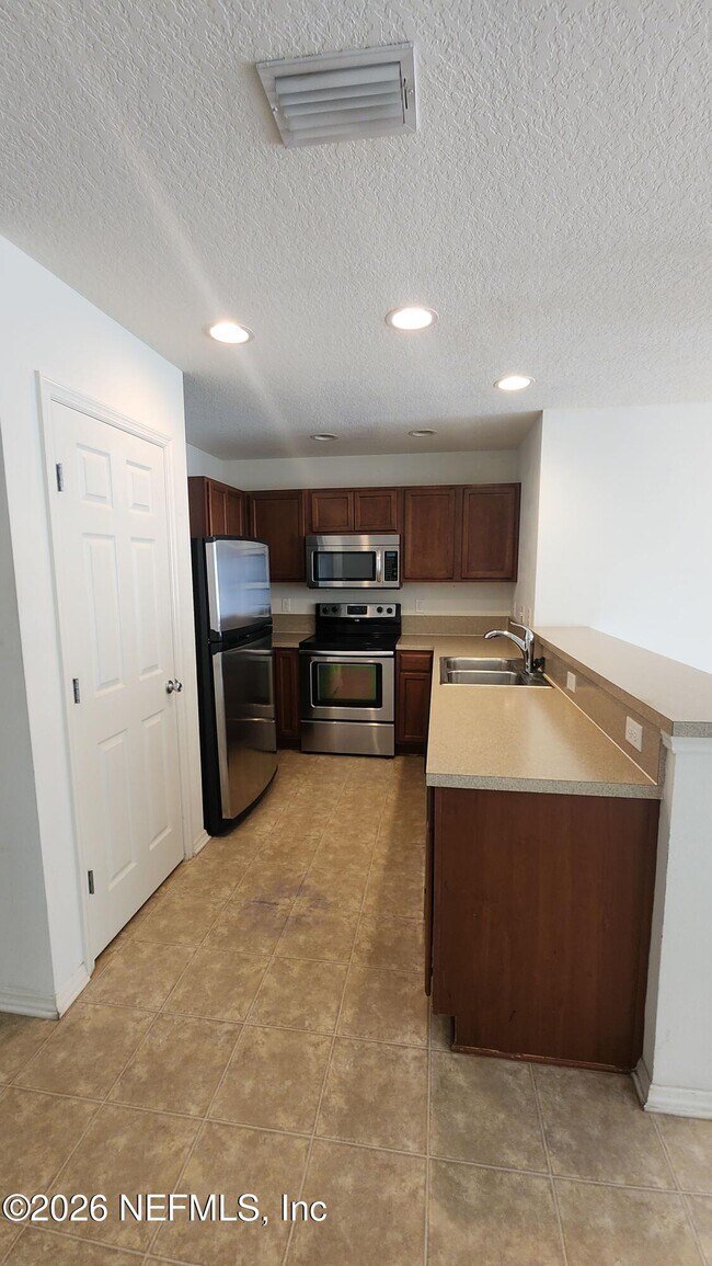 Foto del edificio - 269 Michelangelo Pl