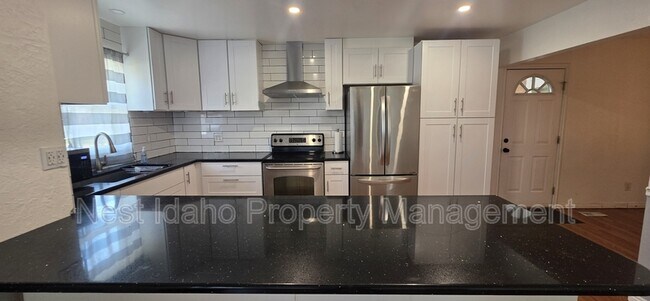 Foto del edificio - 2713 Dill Dr