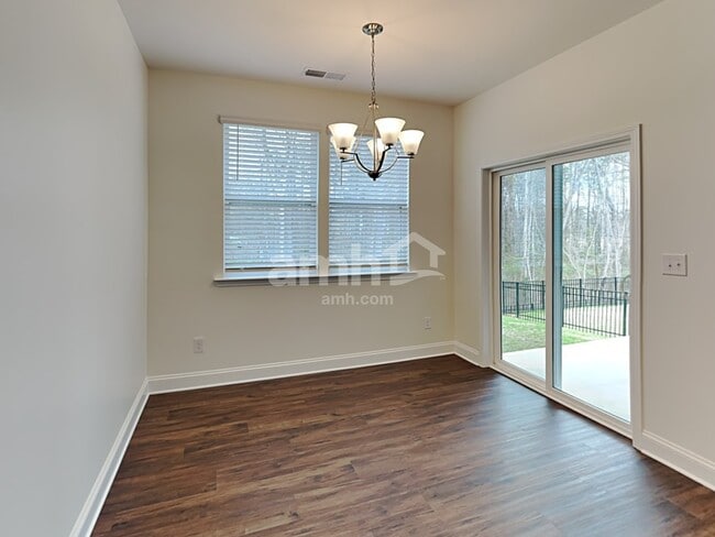 Foto del edificio - 7213 Garrett Court