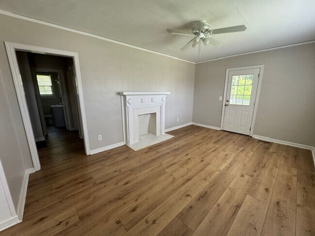 Foto del edificio - 245 Beechwood Cir