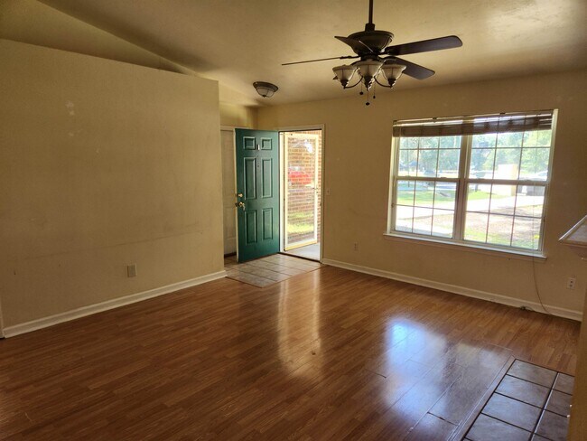 Foto del edificio - 3355 Cypress Cove Ct