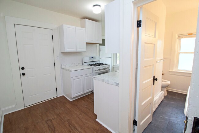 Foto del edificio - 867 Central Ave W