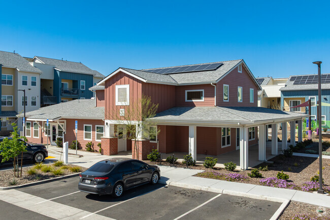 537 N West St - Building - Santa Fe Commons
