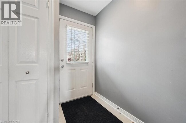 Building Photo - 427 Bankside Crescent