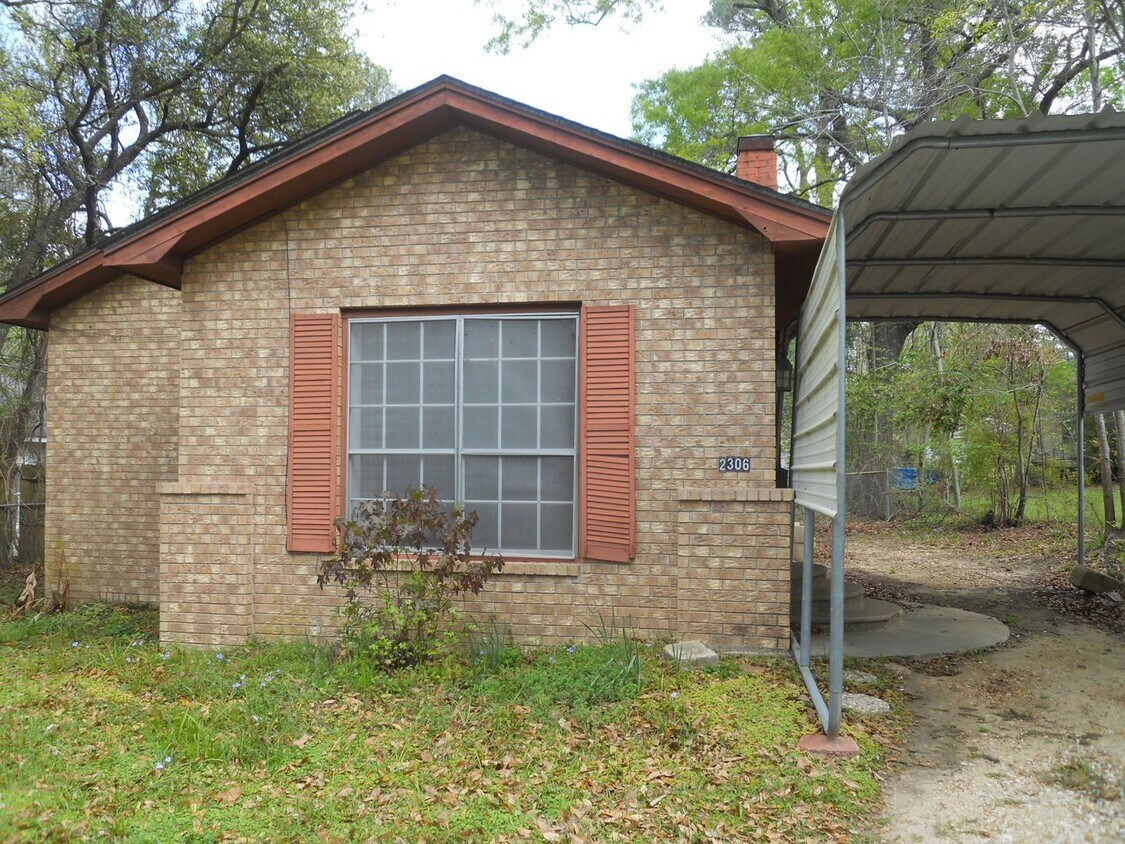2306 Jefferson Hwy, Pineville, LA 71360 House Rental in Pineville, LA