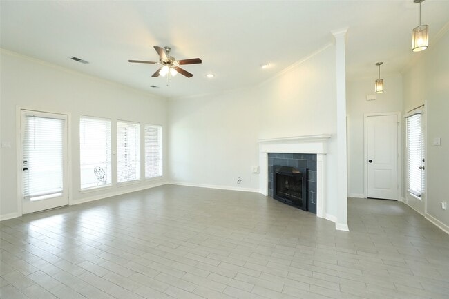 Foto del edificio - 24603 Haigshire Dr