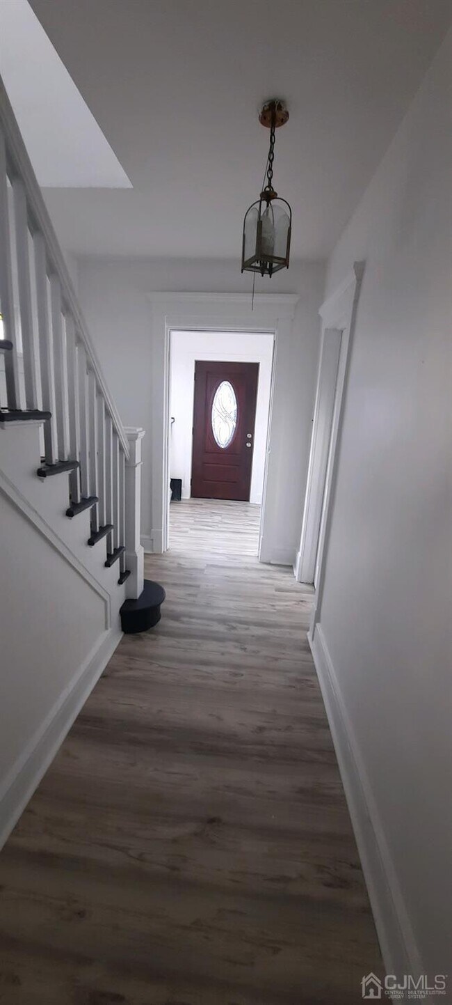 124 Pershing Ave Unit 1st, Carteret, NJ 07008 Room for Rent in