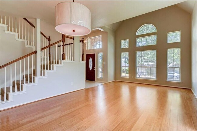 Foto del edificio - 9132 Fainwood Ln