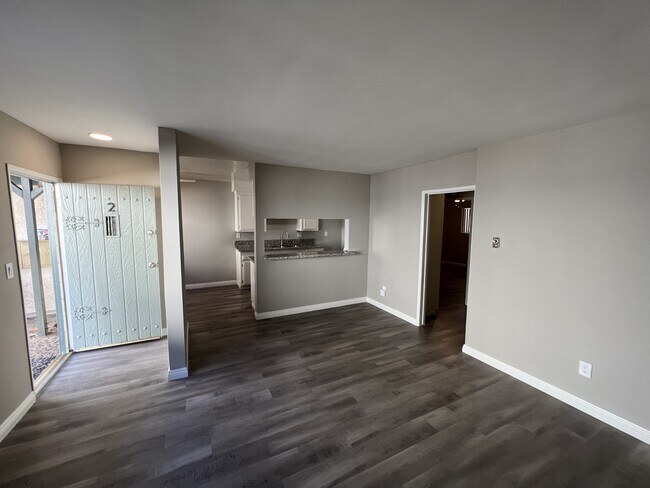 Foto del edificio - 8135 Stewart and Gray Rd