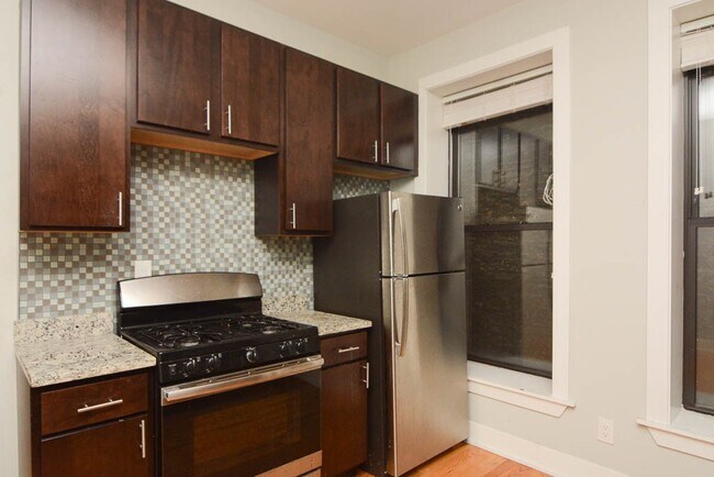 Foto del edificio - 622 W Oakdale Ave