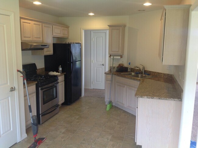 Building Photo - 1602