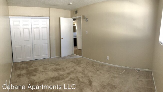 Building Photo - 725 Lilly Ln