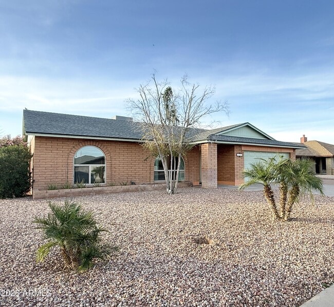 Building Photo - 720 W Vaughn St