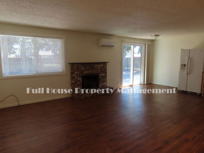 Foto del edificio - 3 br, 1.5 bath House - 2257 6th St.