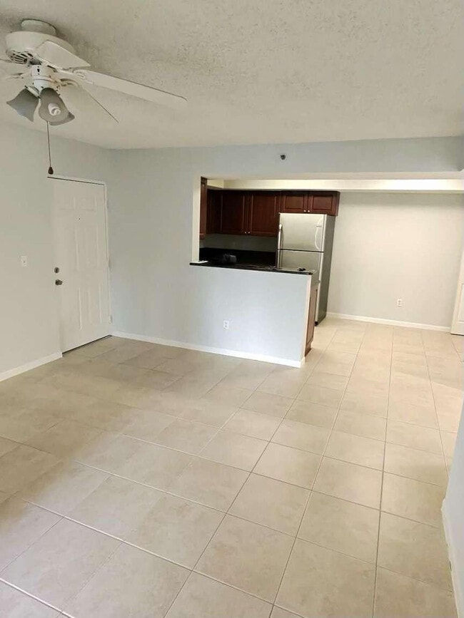 Foto del edificio - 5560 NW 61st St