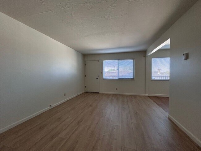 Foto del edificio - Discover this well-maintained 2-bedroom, 1-bath apartment in Richmond Annex