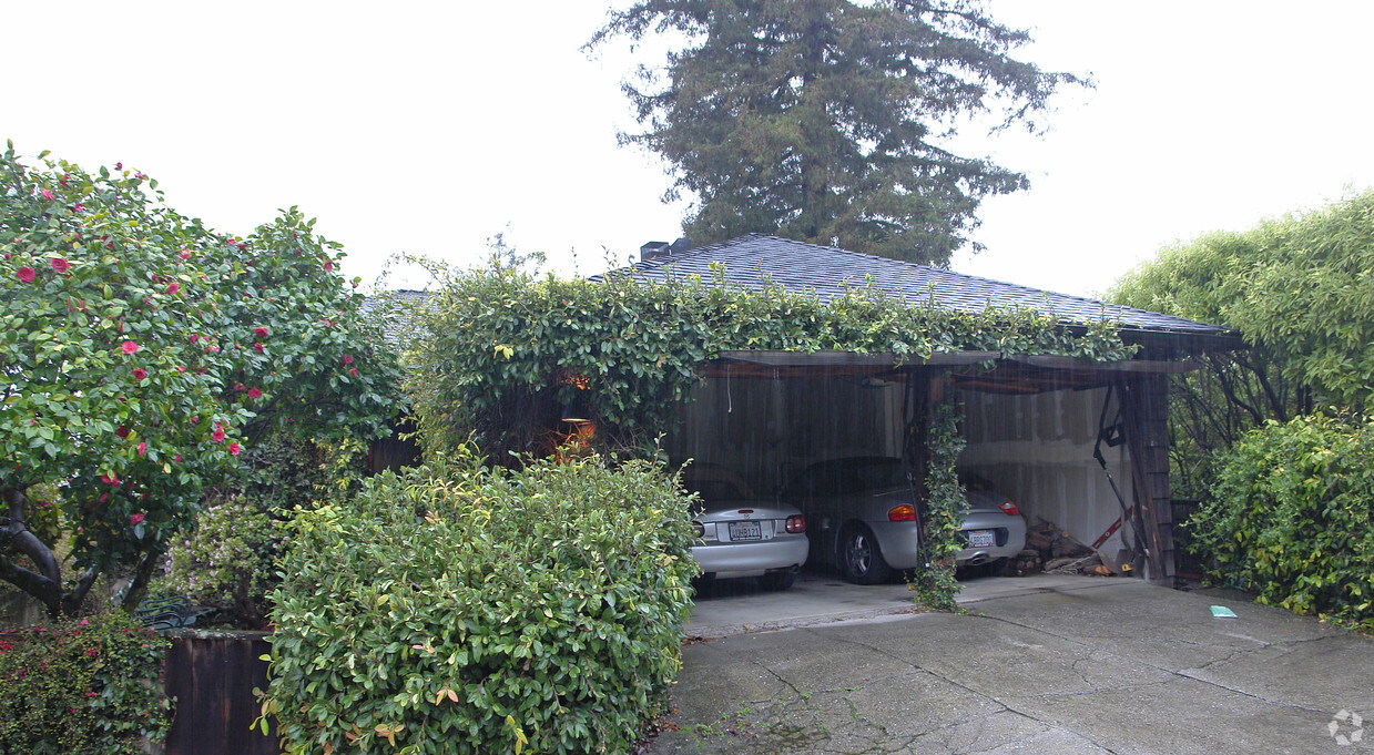Building Photo - 65 Arden Rd