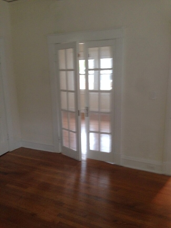 Building Photo - 4066 Forest Hill Ave