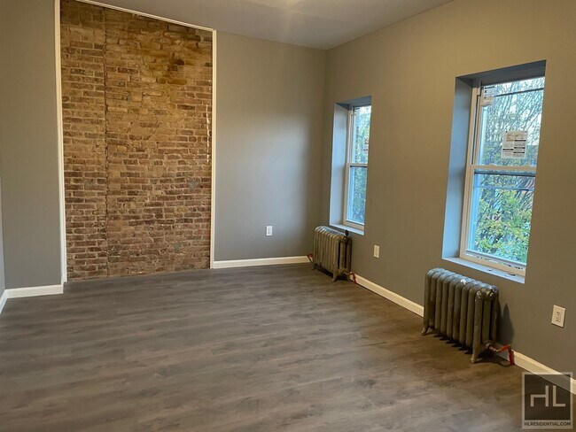 Building Photo - 35 Herkimer St