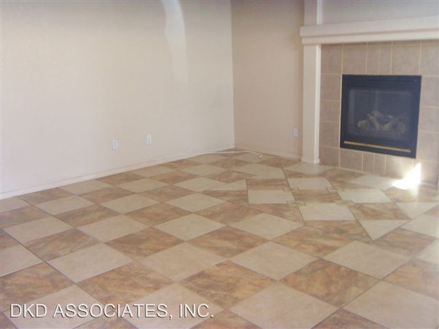 Building Photo - 10741 Pleasant Sand Dr