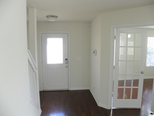 Building Photo - 225 Laramie Circle