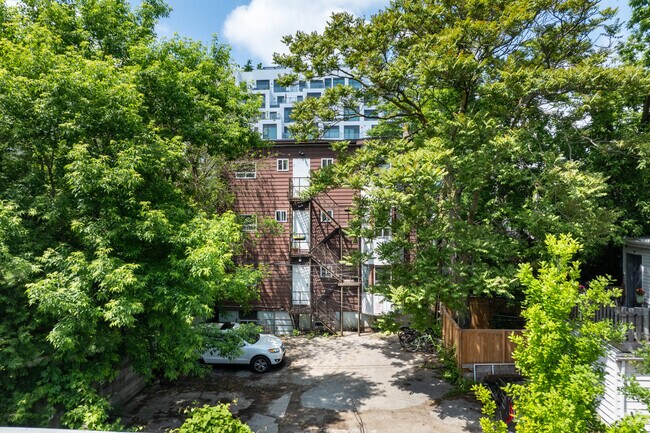 Photo du bâtiment - 399 Dupont Street