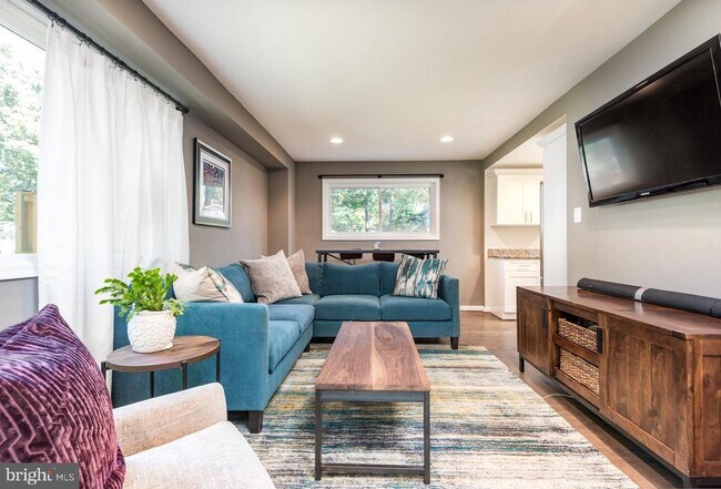 Foto del edificio - 8601 Cromwell Dr