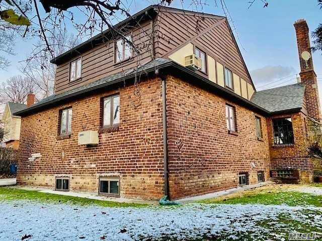 Foto del edificio - 182-37 Radnor Rd