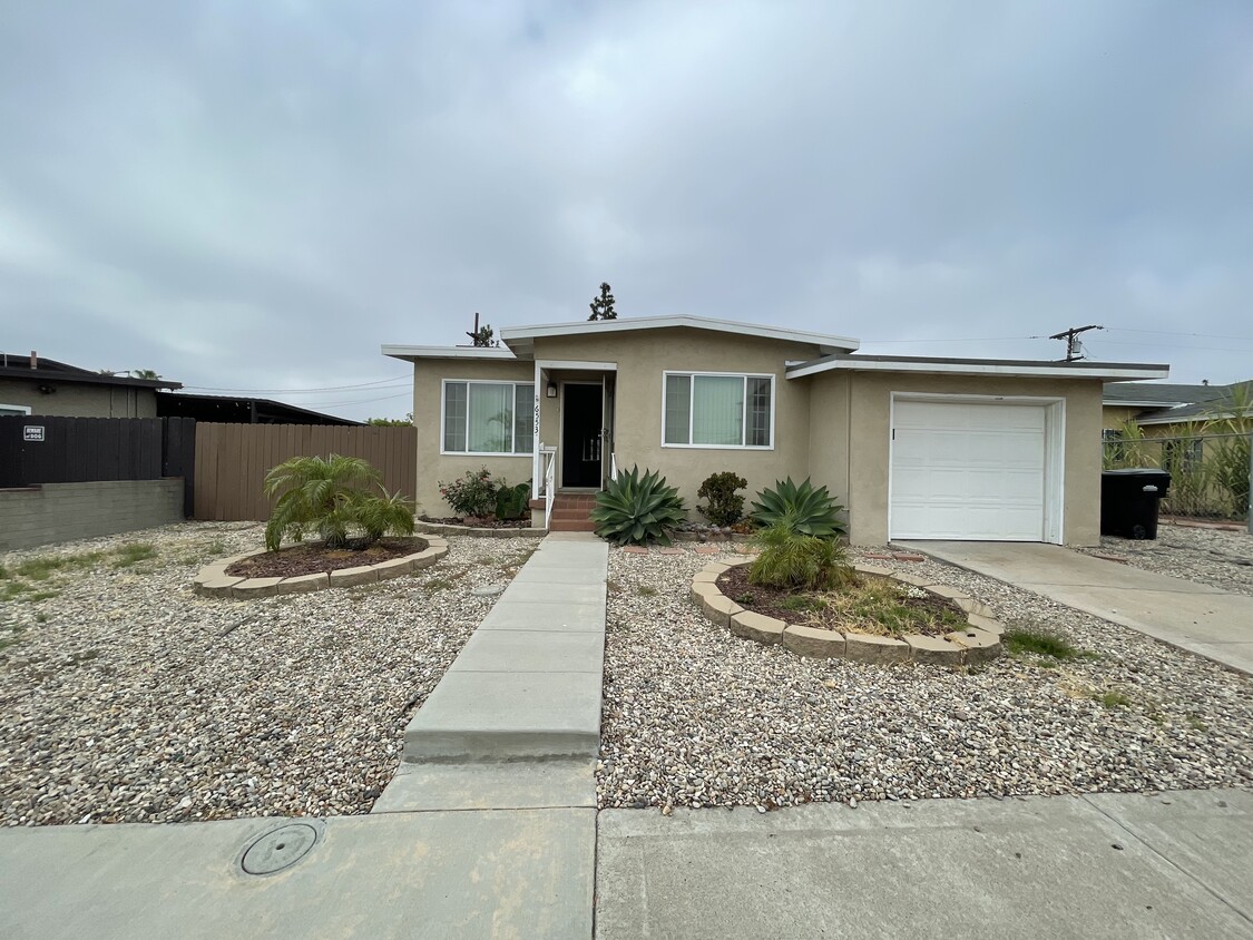 Primary Photo - 6553 Lemarand Ave