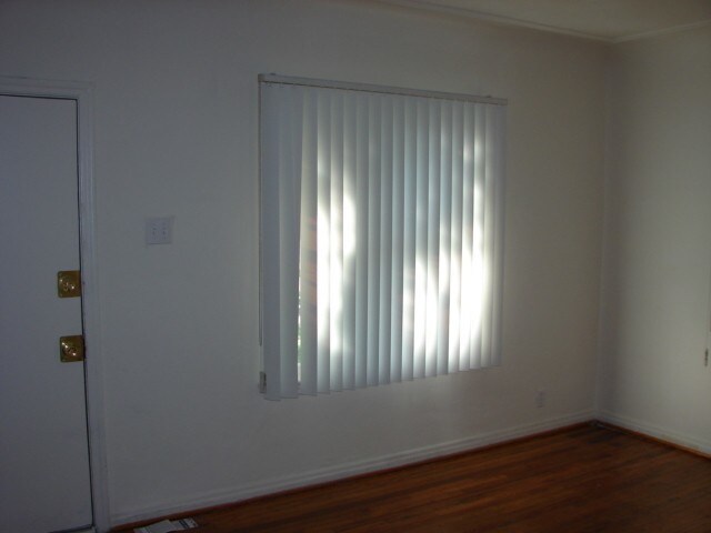 Foto del edificio - 5225 De Longpre Ave